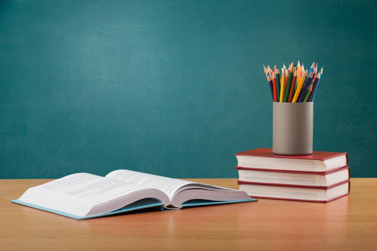 4. Educatie financiara copii - carti, creioane
