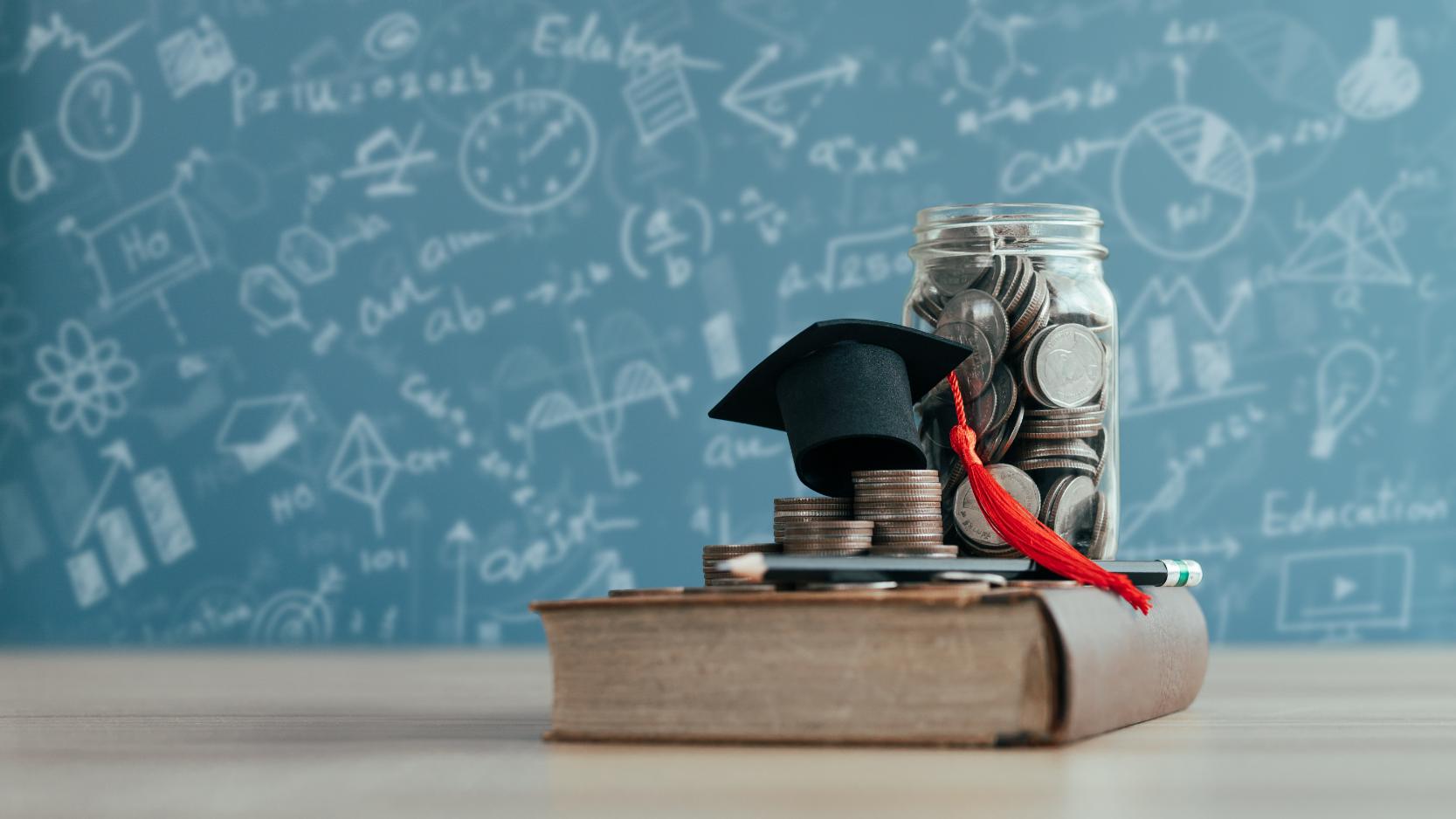 6. De la joc la educatie financiara - carti, toca, borcan