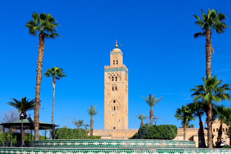 4. Obiective turistice maroc - Marrakech, fantana, palmieri