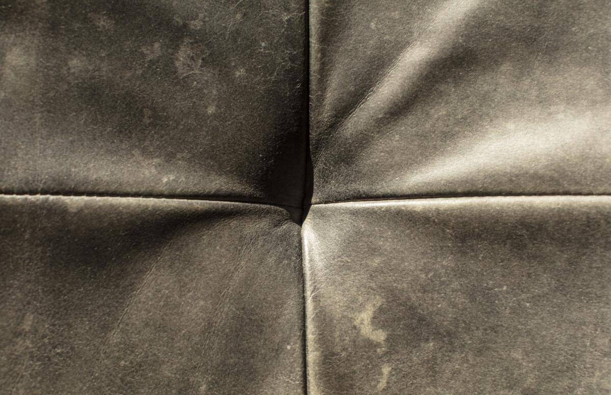 4. Vandalism - locuinta - mobilier, piele
