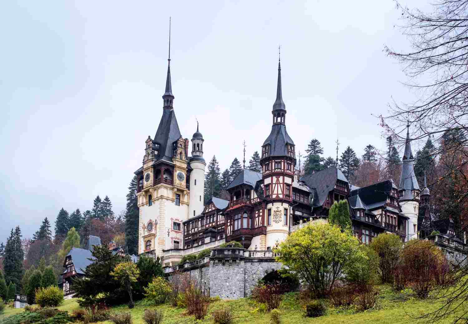 3. road trip romania - Castelul Peles
