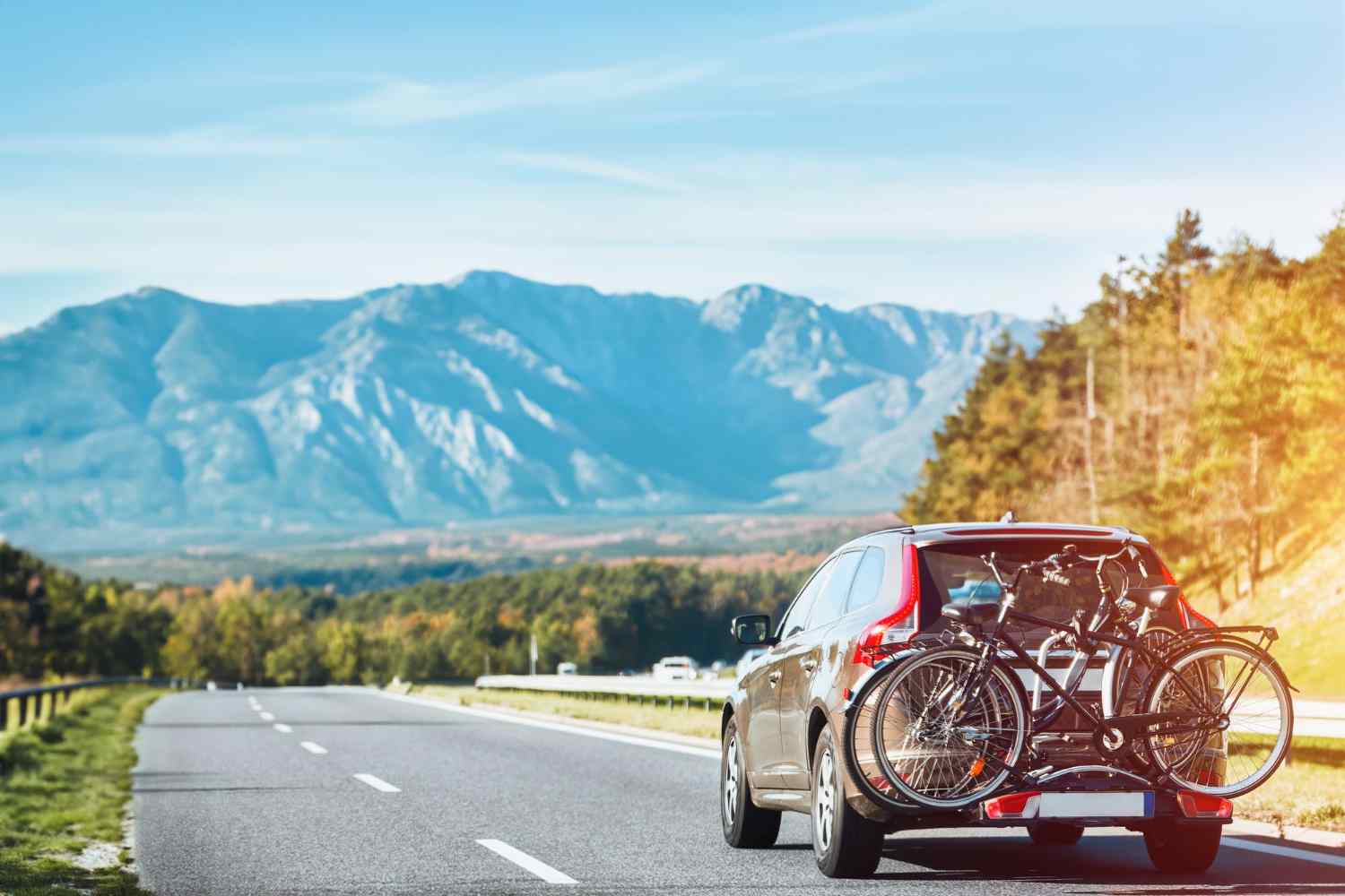 9. road trip romania - masina, drum, munti